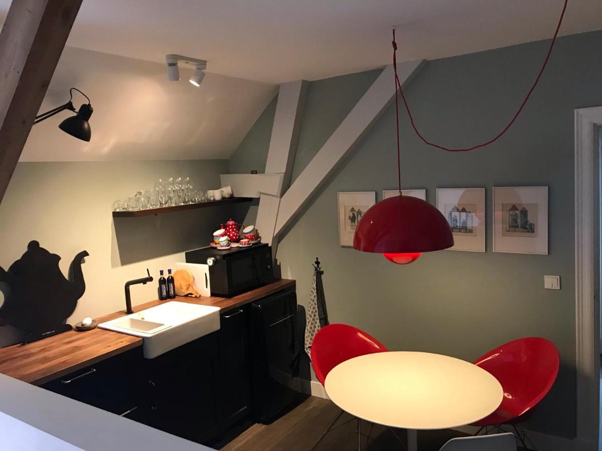 B&B Logeren Bij De Burgemeester Stad aan 't Haringvliet 외부 사진
