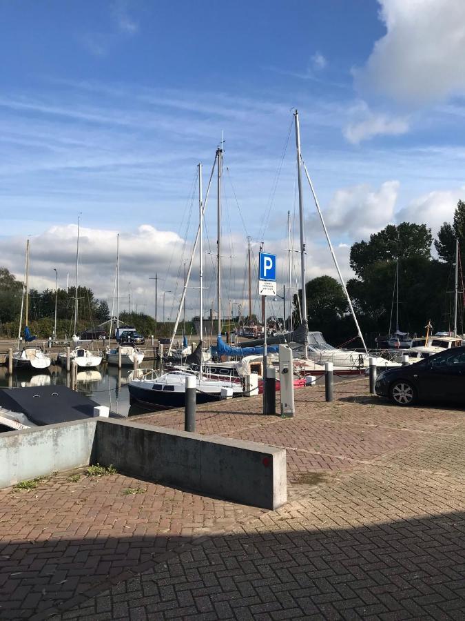 B&B Logeren Bij De Burgemeester Stad aan 't Haringvliet 외부 사진